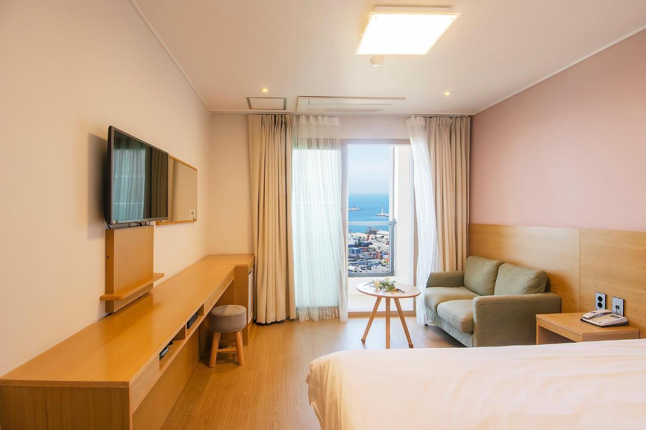 Sims Hotel Jeju Exteriör bild