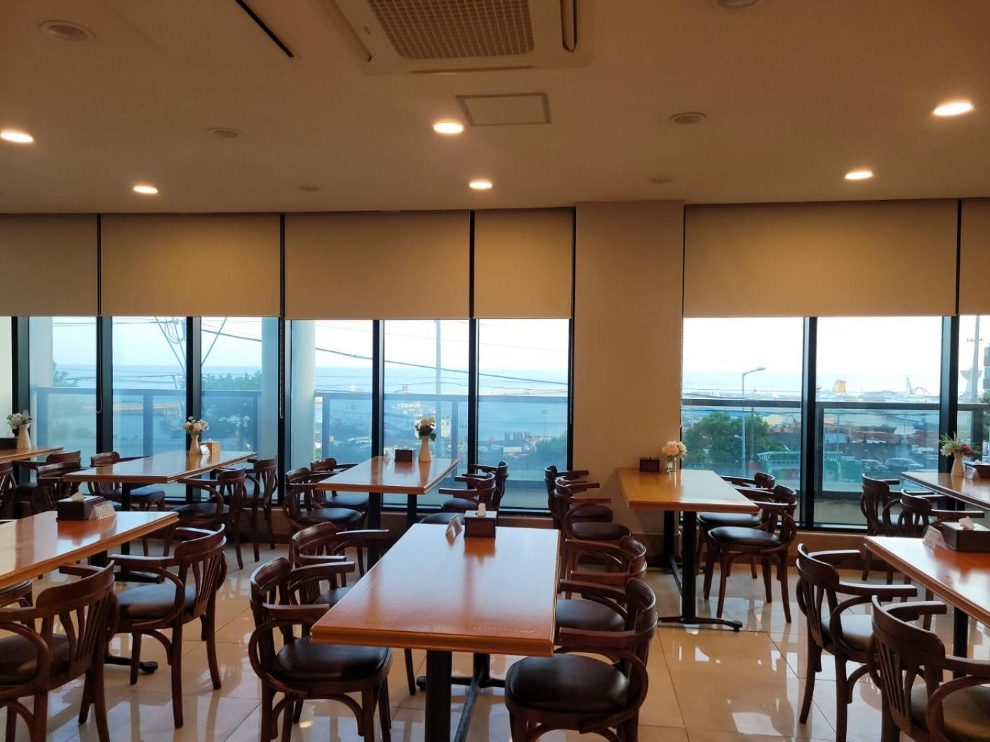 Sims Hotel Jeju Exteriör bild